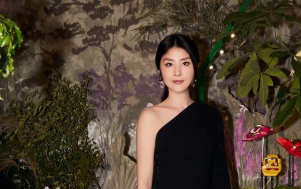 趣投顾 53岁陈慧琳红馆连唱十场，零绯闻人生藏遗憾，她如何逆风翻盘？