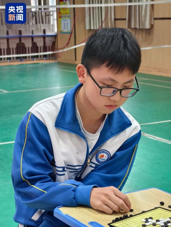 钱程策略 湖南14岁初三男生作文引全网泪目，本人回应